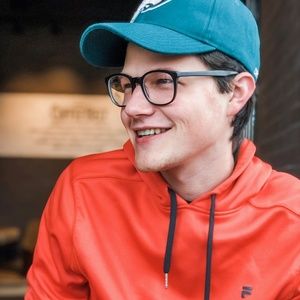 Meet your Posher, Stefan